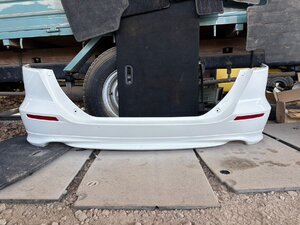 Honda Odyssey used OEM part (RB3 NH624P)