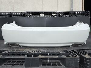 Toyota Crown rear spoiler